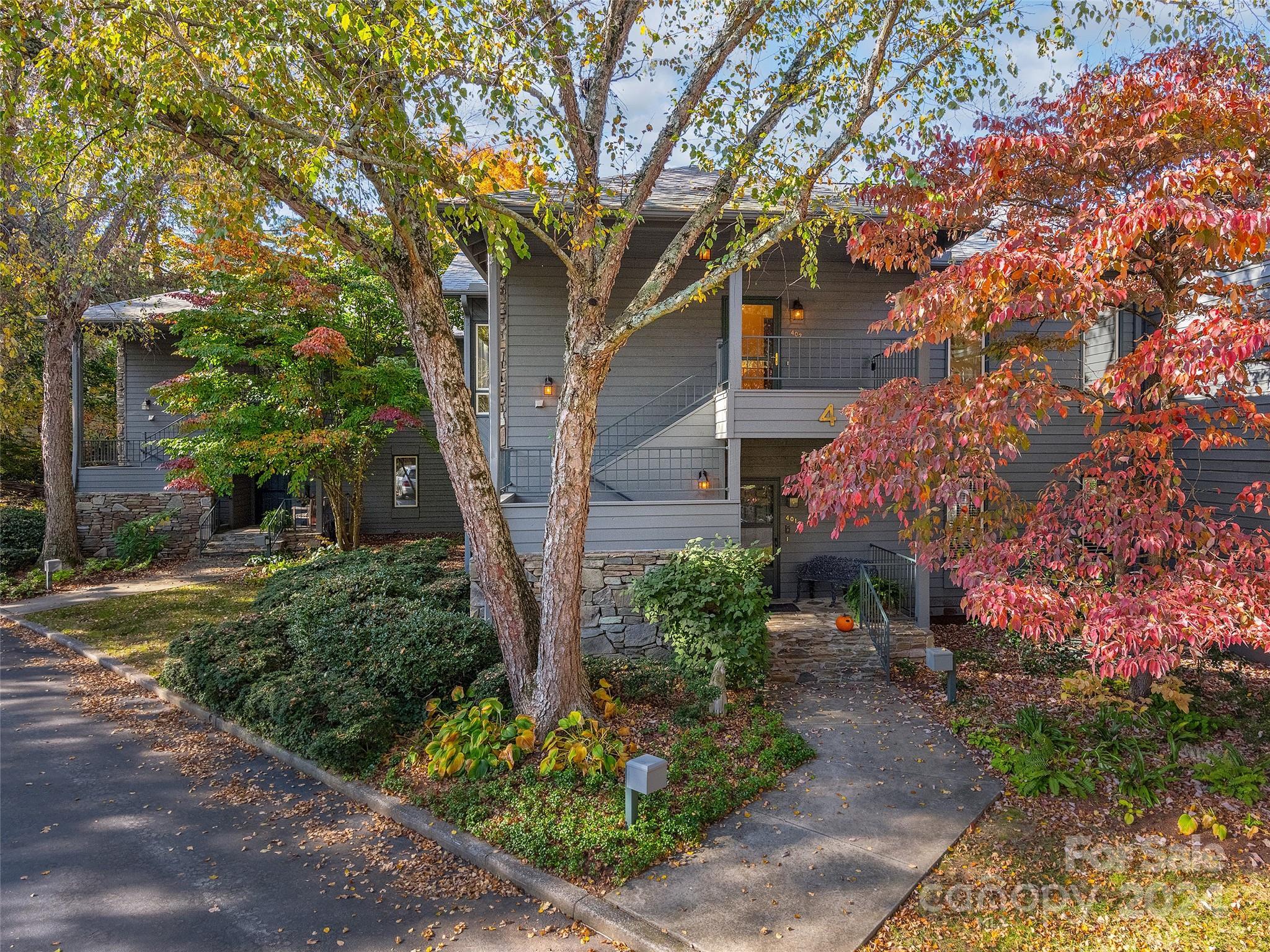 Photo of Charlotte Street Condos Unit 402